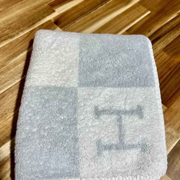 Hermes Avalon Hand towel 100% Authentic - Picture 7 of 7